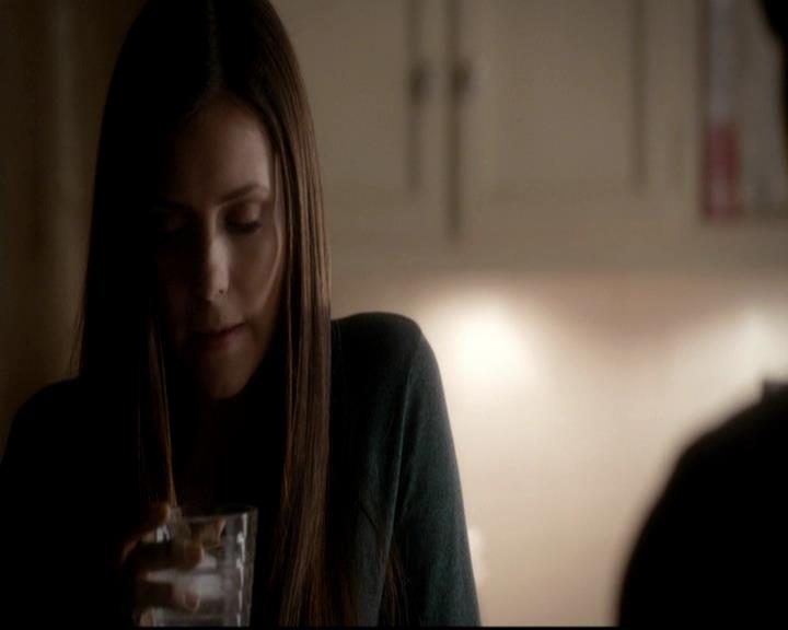 VampireDiariesWorld-dot-org_4x12AViewToAKill0907.jpg