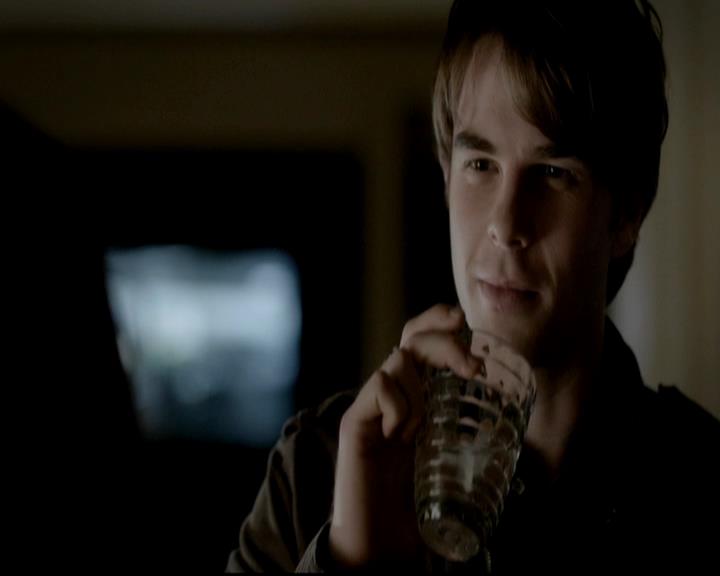 VampireDiariesWorld-dot-org_4x12AViewToAKill0910.jpg