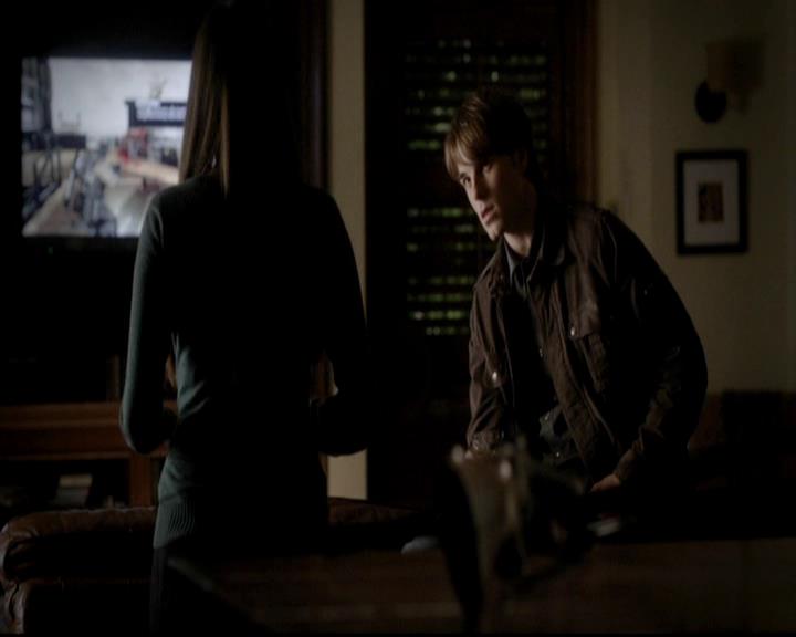 VampireDiariesWorld-dot-org_4x12AViewToAKill0948.jpg