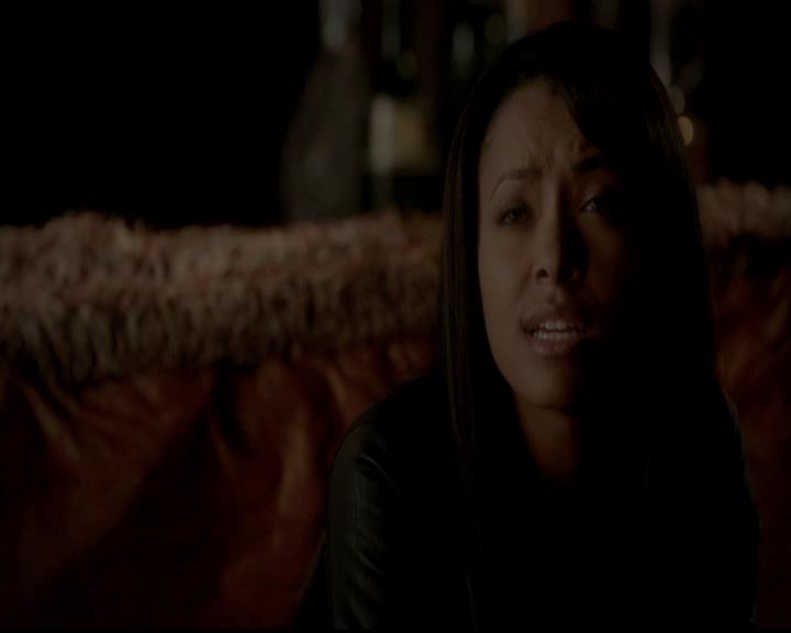 VampireDiariesWorld-dot-org_4x12AViewToAKill2128.jpg