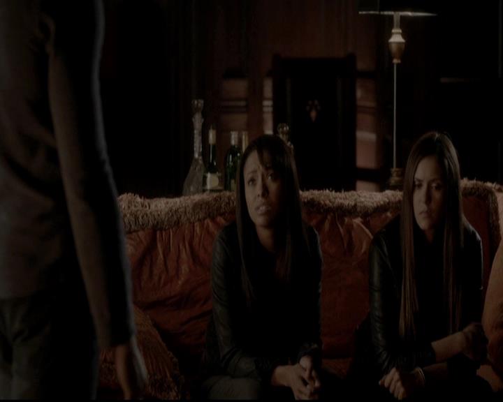 VampireDiariesWorld-dot-org_4x12AViewToAKill2130.jpg