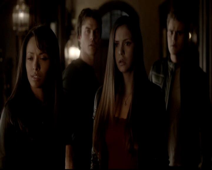 VampireDiariesWorld-dot-org_4x12AViewToAKill2260.jpg