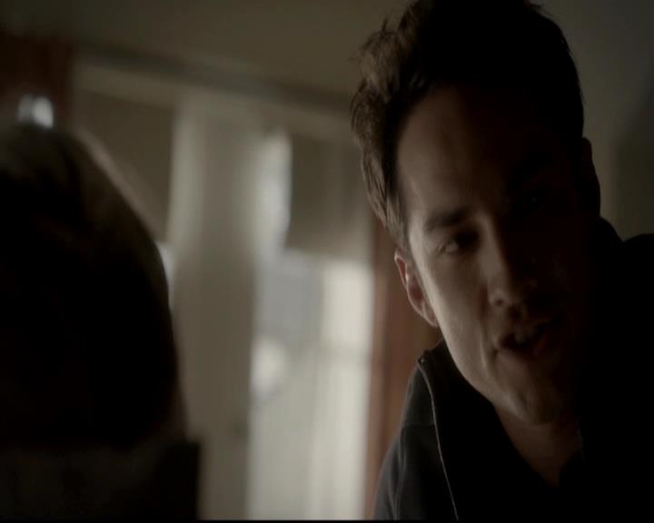 VampireDiariesWorld-dot-org_4x13IntoTheWild1602.jpg