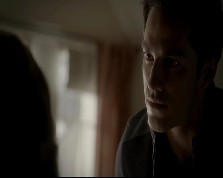 VampireDiariesWorld-dot-org_4x13IntoTheWild1606.jpg