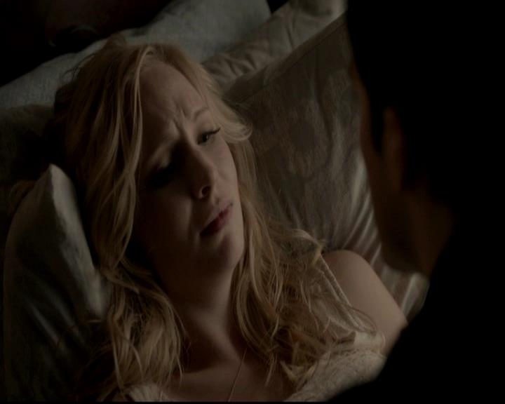 VampireDiariesWorld-dot-org_4x13IntoTheWild1608.jpg