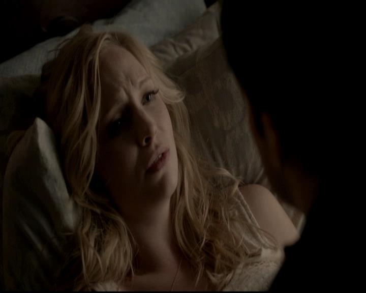 VampireDiariesWorld-dot-org_4x13IntoTheWild1610.jpg