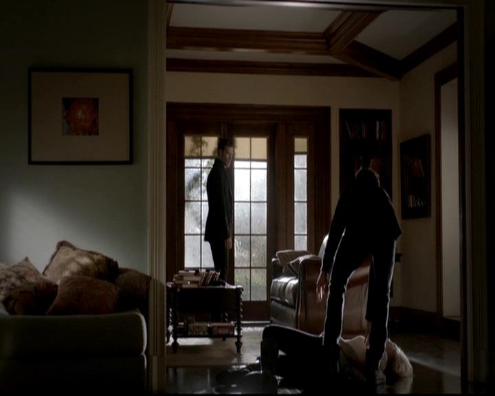 VampireDiariesWorld-dot-org_4x13IntoTheWild1633.jpg