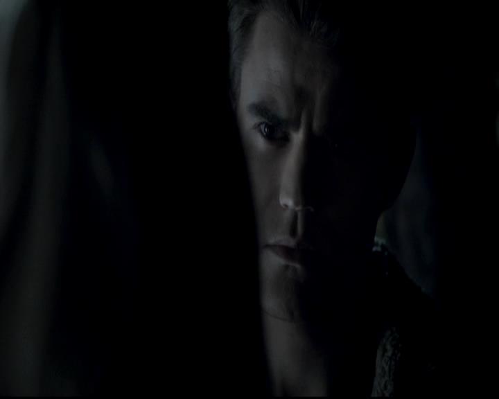 VampireDiariesWorld-dot-org_4x13IntoTheWild1944.jpg