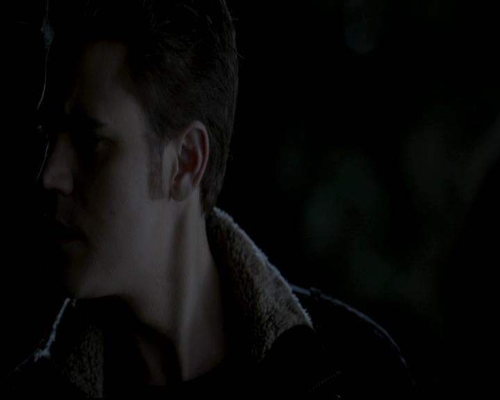 VampireDiariesWorld-dot-org_4x13IntoTheWild1970.jpg