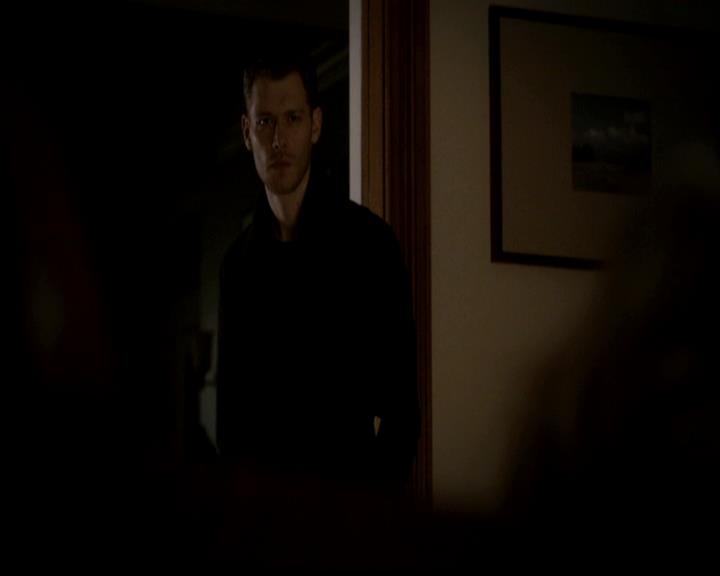 VampireDiariesWorld-dot-org_4x13IntoTheWild2031.jpg