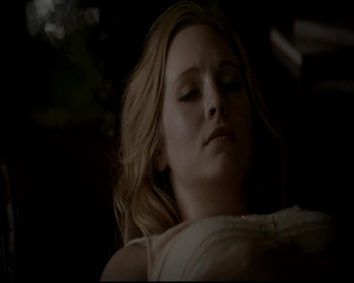 VampireDiariesWorld-dot-org_4x13IntoTheWild2096.jpg