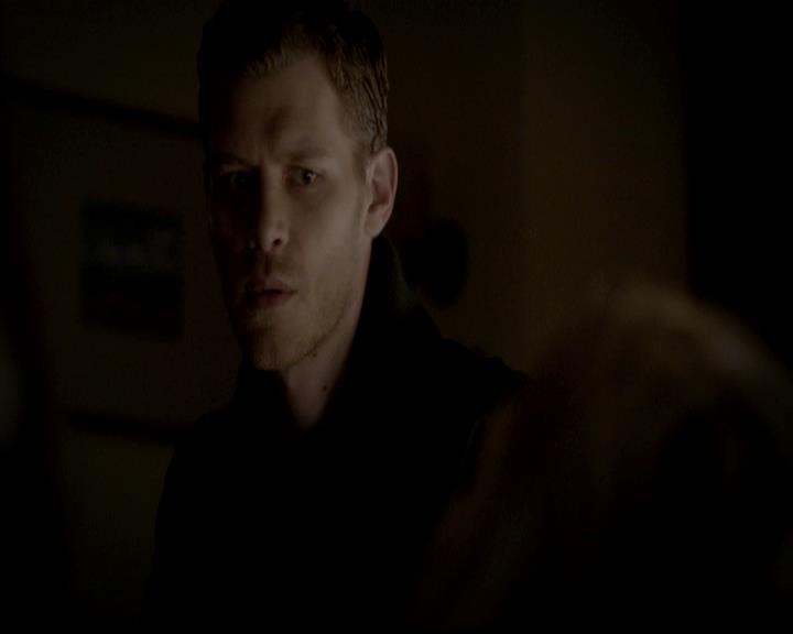 VampireDiariesWorld-dot-org_4x13IntoTheWild2098.jpg