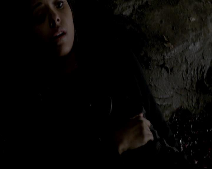 VampireDiariesWorld-dot-org_4x14DownTheRabbitHole2320.jpg