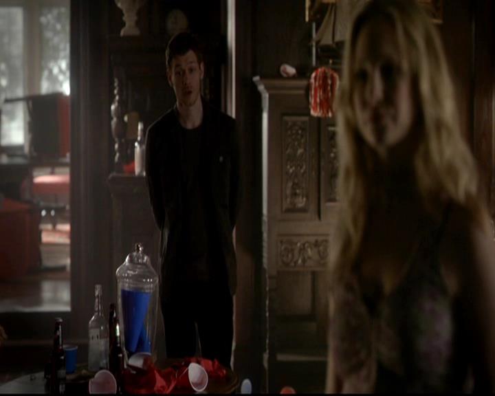 VampireDiariesWorld-dot-org_4x17BecauseTheNight0218.jpg