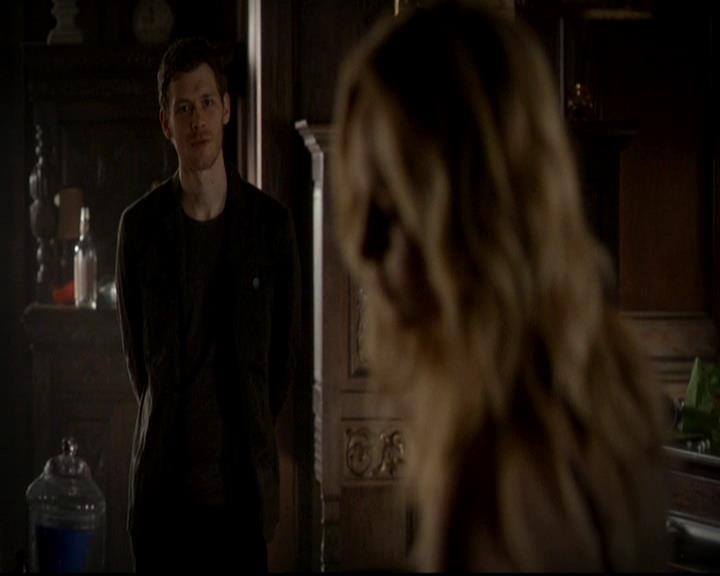 VampireDiariesWorld-dot-org_4x17BecauseTheNight0237.jpg