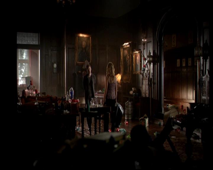 VampireDiariesWorld-dot-org_4x17BecauseTheNight0250.jpg