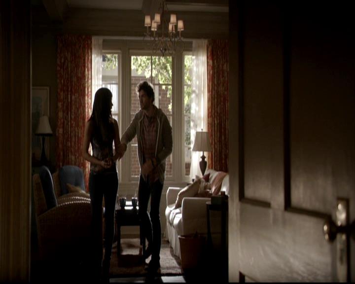 VampireDiariesWorld-dot-org_4x17BecauseTheNight0311.jpg