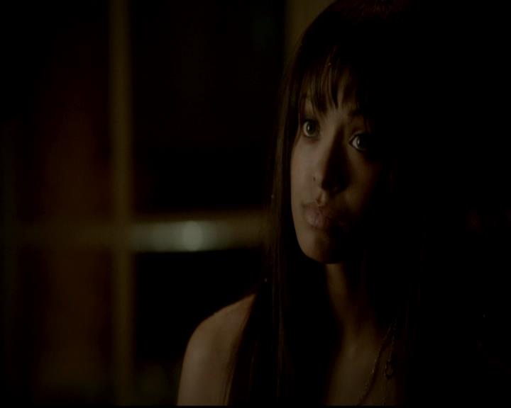 VampireDiariesWorld-dot-org_4x17BecauseTheNight0827.jpg