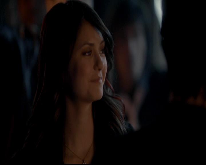 VampireDiariesWorld-dot-org_4x17BecauseTheNight0867.jpg