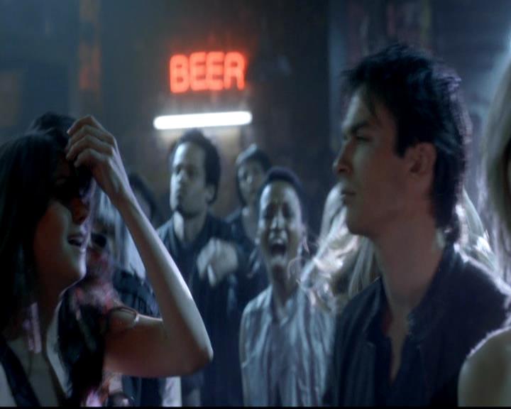 VampireDiariesWorld-dot-org_4x17BecauseTheNight0903.jpg