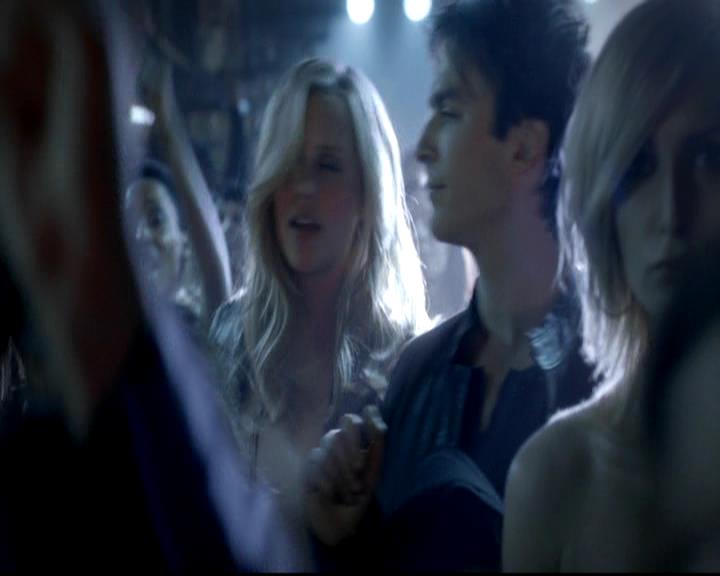 VampireDiariesWorld-dot-org_4x17BecauseTheNight0907.jpg