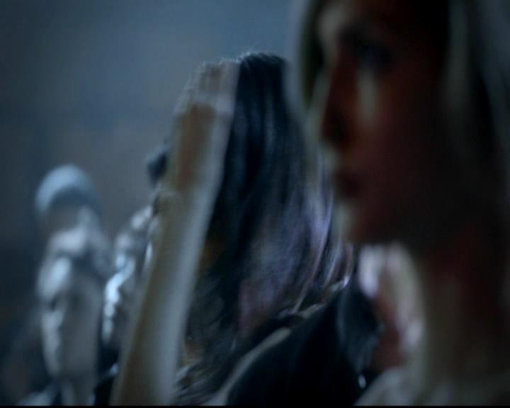 VampireDiariesWorld-dot-org_4x17BecauseTheNight0908.jpg