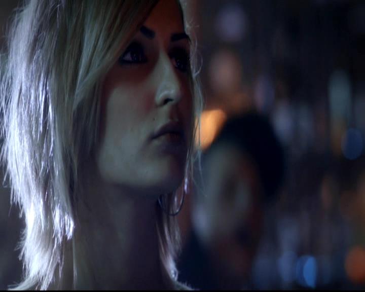 VampireDiariesWorld-dot-org_4x17BecauseTheNight0910.jpg