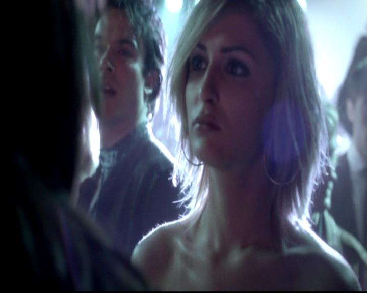 VampireDiariesWorld-dot-org_4x17BecauseTheNight0918.jpg