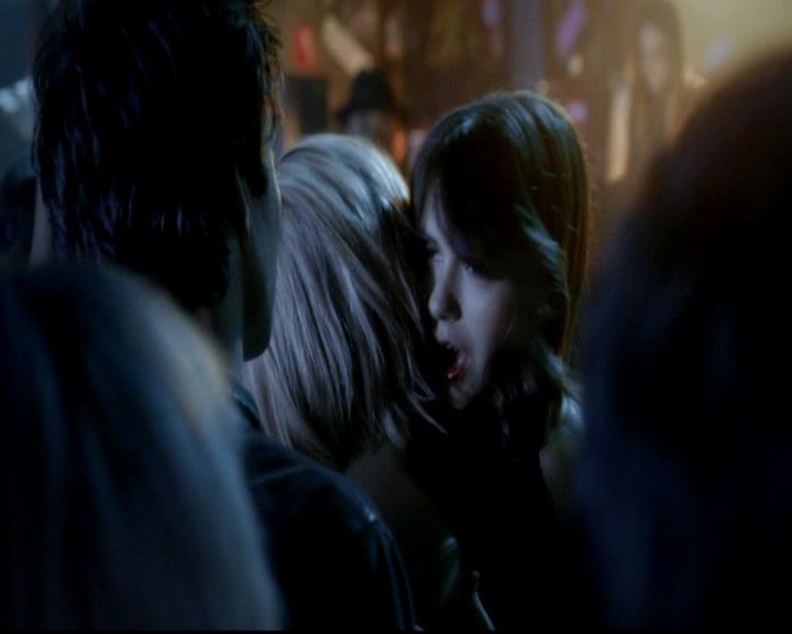 VampireDiariesWorld-dot-org_4x17BecauseTheNight0922.jpg