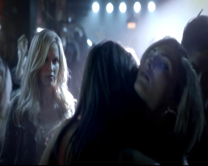 VampireDiariesWorld-dot-org_4x17BecauseTheNight0927.jpg