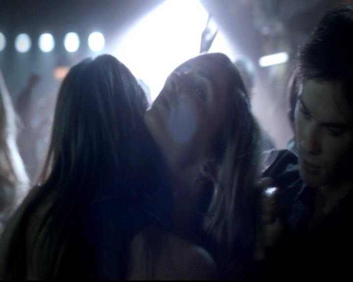 VampireDiariesWorld-dot-org_4x17BecauseTheNight0928.jpg