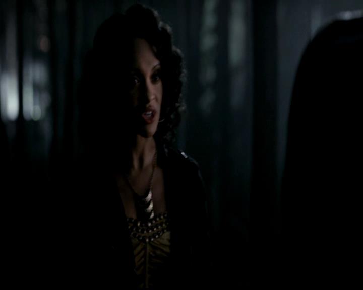 VampireDiariesWorld-dot-org_4x17BecauseTheNight1012.jpg