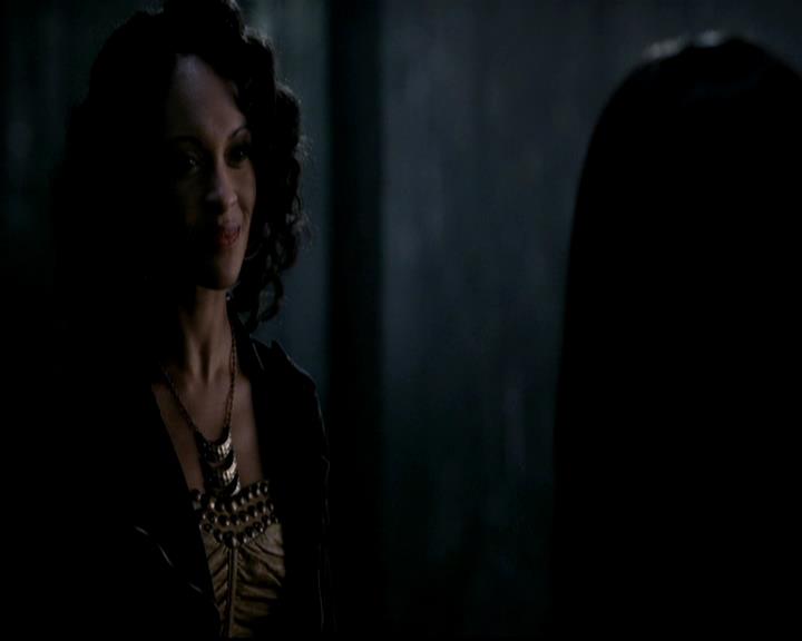 VampireDiariesWorld-dot-org_4x17BecauseTheNight1016.jpg