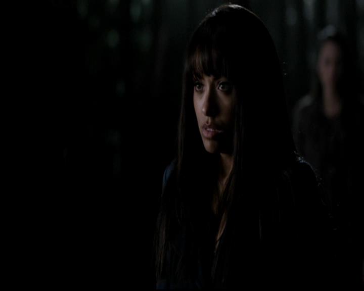 VampireDiariesWorld-dot-org_4x17BecauseTheNight1052.jpg