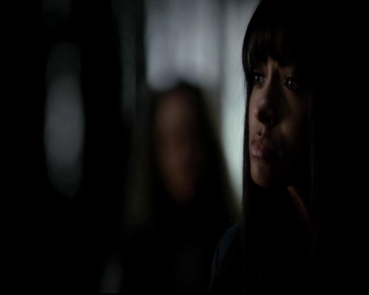 VampireDiariesWorld-dot-org_4x17BecauseTheNight1060.jpg