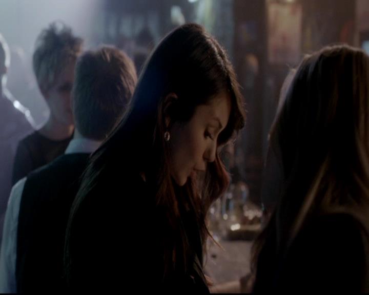 VampireDiariesWorld-dot-org_4x17BecauseTheNight1093.jpg