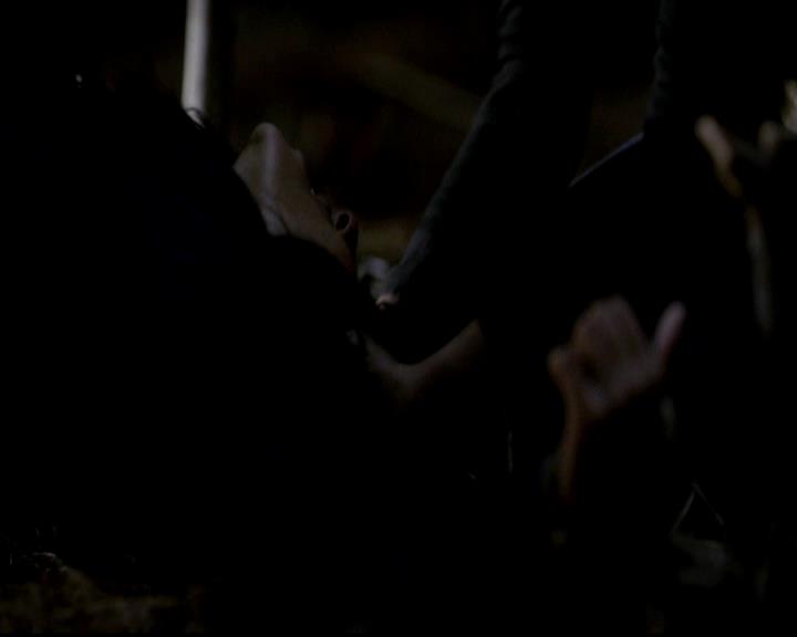 VampireDiariesWorld-dot-org_4x17BecauseTheNight1193.jpg