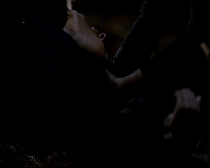 VampireDiariesWorld-dot-org_4x17BecauseTheNight1194.jpg