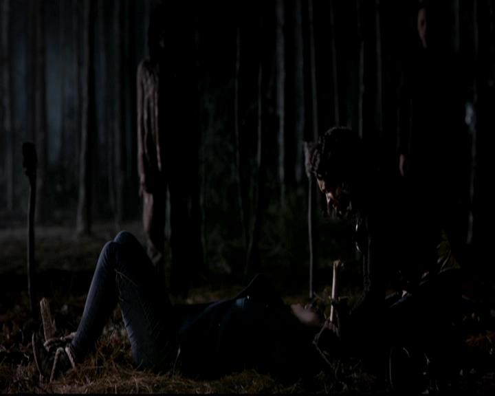 VampireDiariesWorld-dot-org_4x17BecauseTheNight1195.jpg