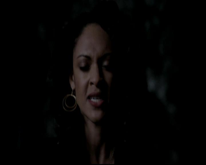 VampireDiariesWorld-dot-org_4x17BecauseTheNight1209.jpg