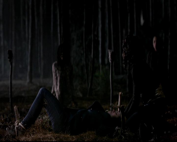 VampireDiariesWorld-dot-org_4x17BecauseTheNight1216.jpg