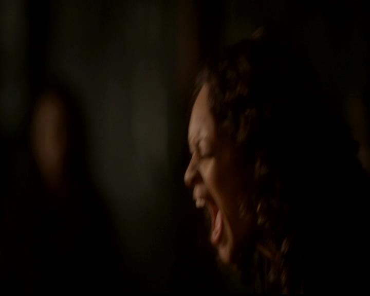 VampireDiariesWorld-dot-org_4x17BecauseTheNight1224.jpg