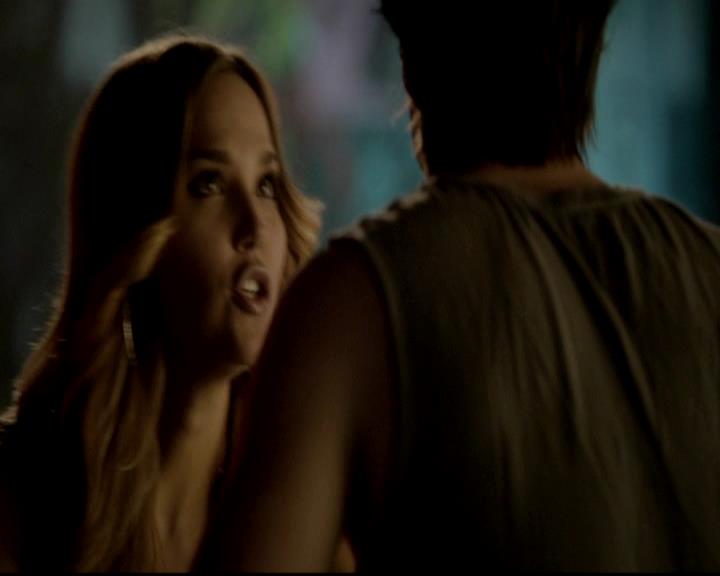 VampireDiariesWorld-dot-org_4x17BecauseTheNight1401.jpg