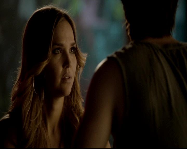 VampireDiariesWorld-dot-org_4x17BecauseTheNight1404.jpg