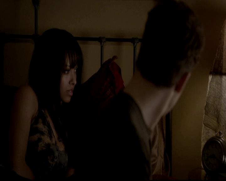 VampireDiariesWorld-dot-org_4x17BecauseTheNight1911.jpg