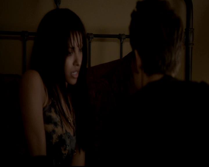 VampireDiariesWorld-dot-org_4x17BecauseTheNight1916.jpg