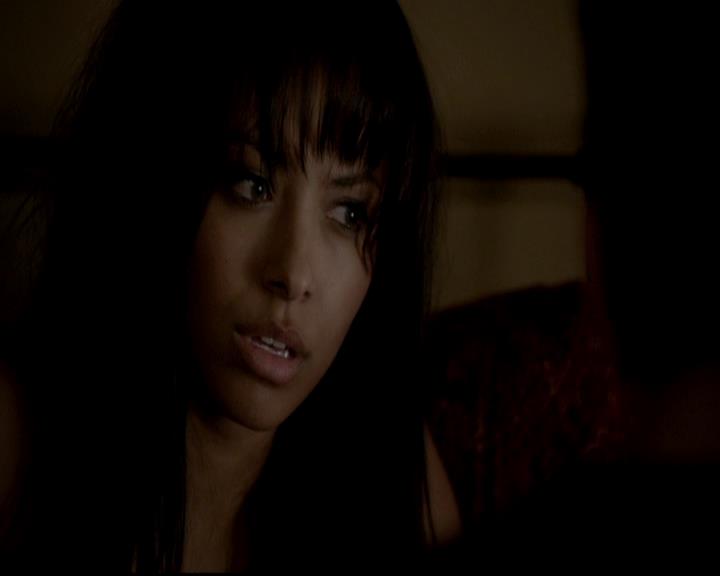 VampireDiariesWorld-dot-org_4x17BecauseTheNight1932.jpg