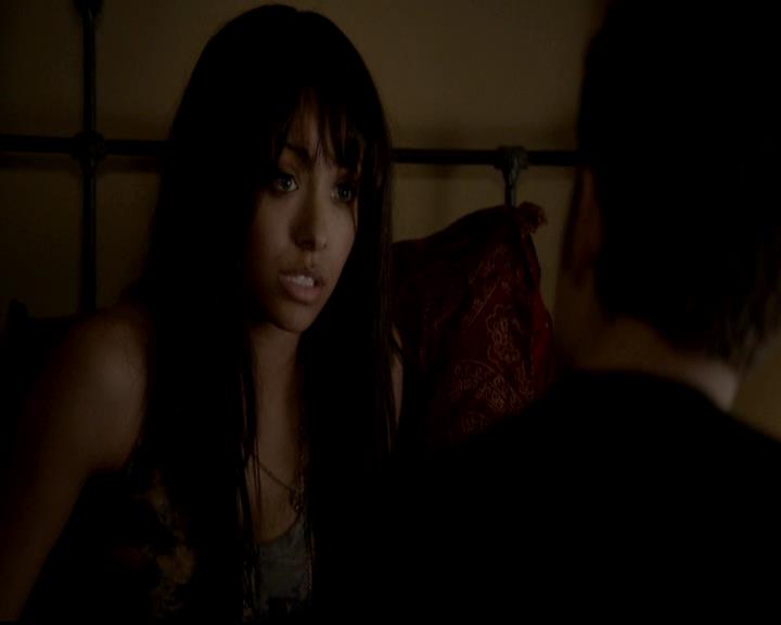 VampireDiariesWorld-dot-org_4x17BecauseTheNight1944.jpg