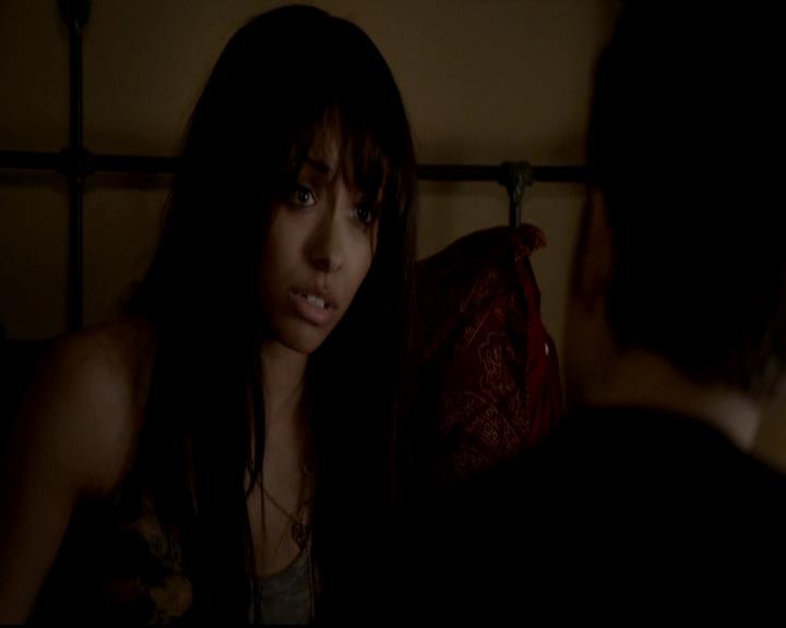 VampireDiariesWorld-dot-org_4x17BecauseTheNight1947.jpg