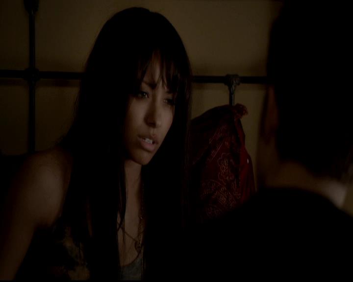 VampireDiariesWorld-dot-org_4x17BecauseTheNight1948.jpg